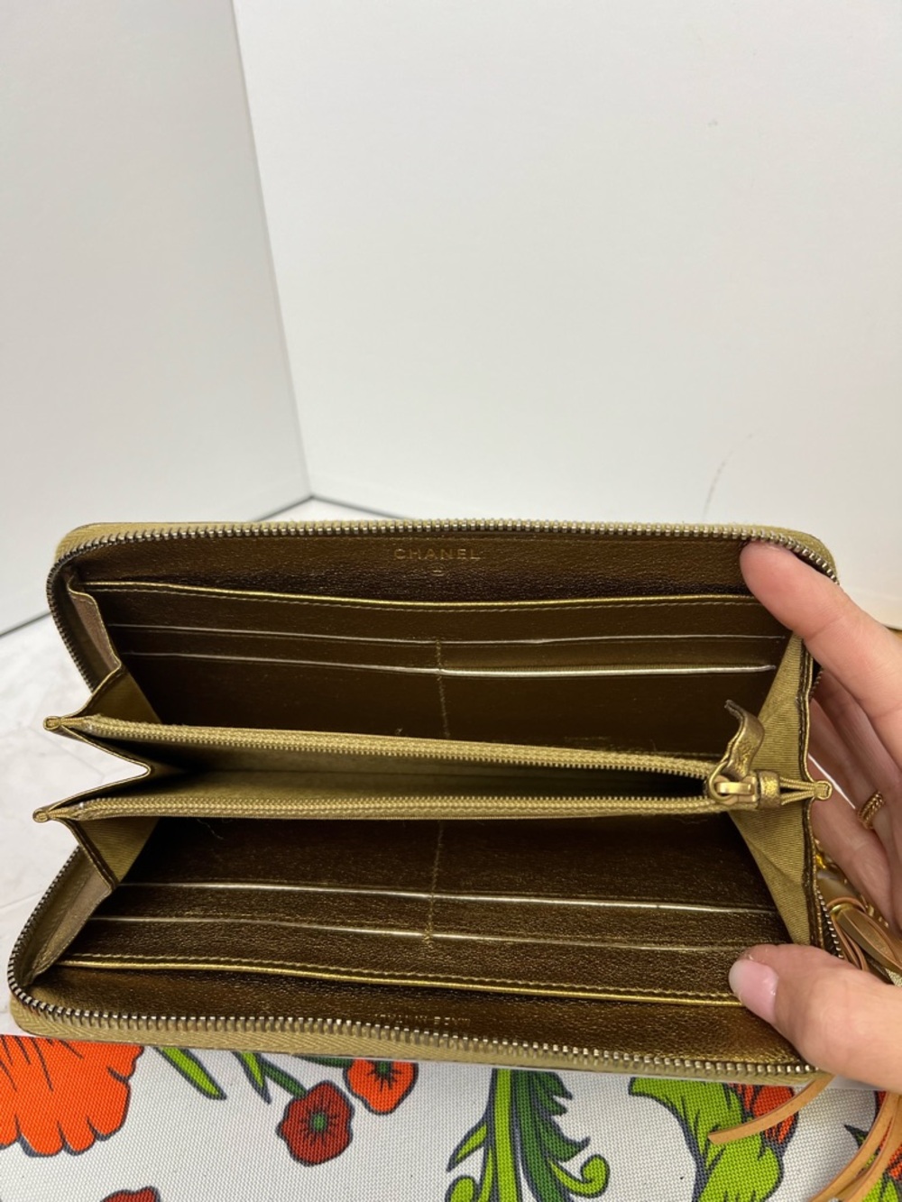 CHANEL Metallic Gold Quilted Zip Wallet - Picture 4 of 6